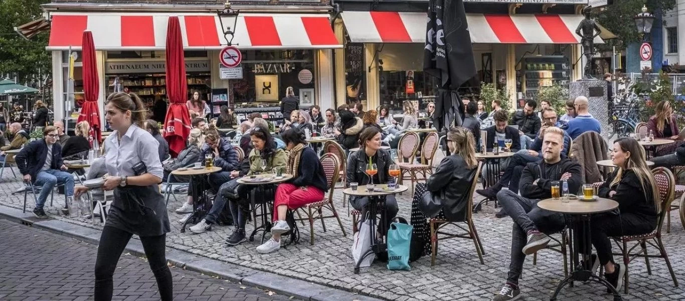 Ολλανδία: Προσπαθούν να εμβολιάσουν εφήβους από 12 έως 17 των